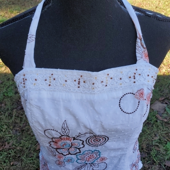 White Halter With Flowers New XL - Picture 6 of 9